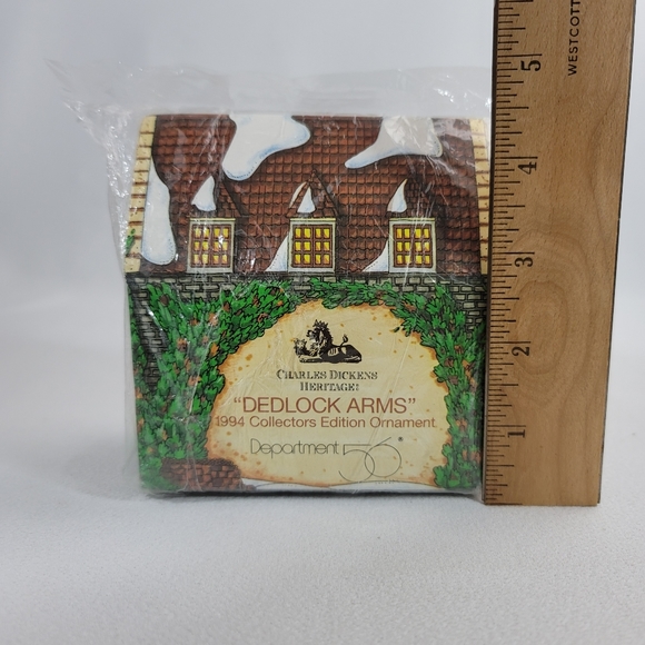 Dept 56 1994 DEDLOCK ARMS Charles Dickens Heritage Collectors Edition Ornament - Picture 10 of 14